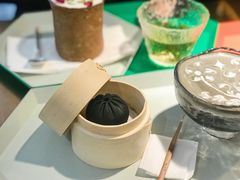 黑小笼包-茶是一枝花泡茶店