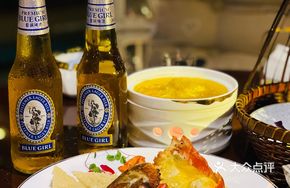 Lobster Fried Rice Noodles with Superior Soup