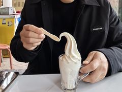 -古老冰山特色冰淇淋店(艾提尕尔店)