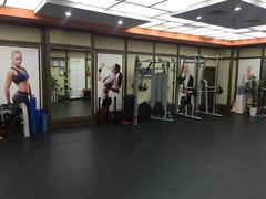 -思迈威健身(积玉桥万达店)