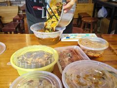 -爆炸头阿姨小四川正宗川味小吃(无任何分店)