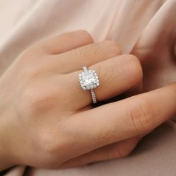 -威德钻石-克拉钻大本营(南京东路店)