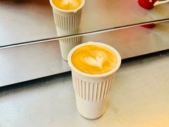 燕麦拿铁-Manner Coffee(IFS一楼店)