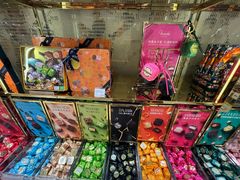 -VENCHI 闻绮(北京国贸商城店)