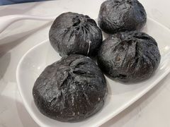 黑猪肉黑金包-李与白包子铺(桐梓林店)