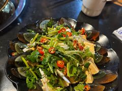 -果松木炭酸菜铜火锅·外婆参鸡汤