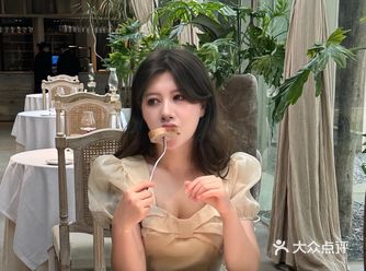 跟姐妹在南法餐厅约会的一天