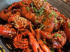 -肥肥虾庄·金牌油焖大虾(汉街SKP店)