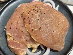 -山野的朋友露营炭火烤肉