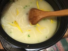 -云海肴·汽锅鸡·云南菜(天山百盛优客店)