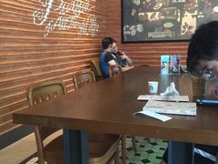 -星巴克(上海虹桥新天地二店)