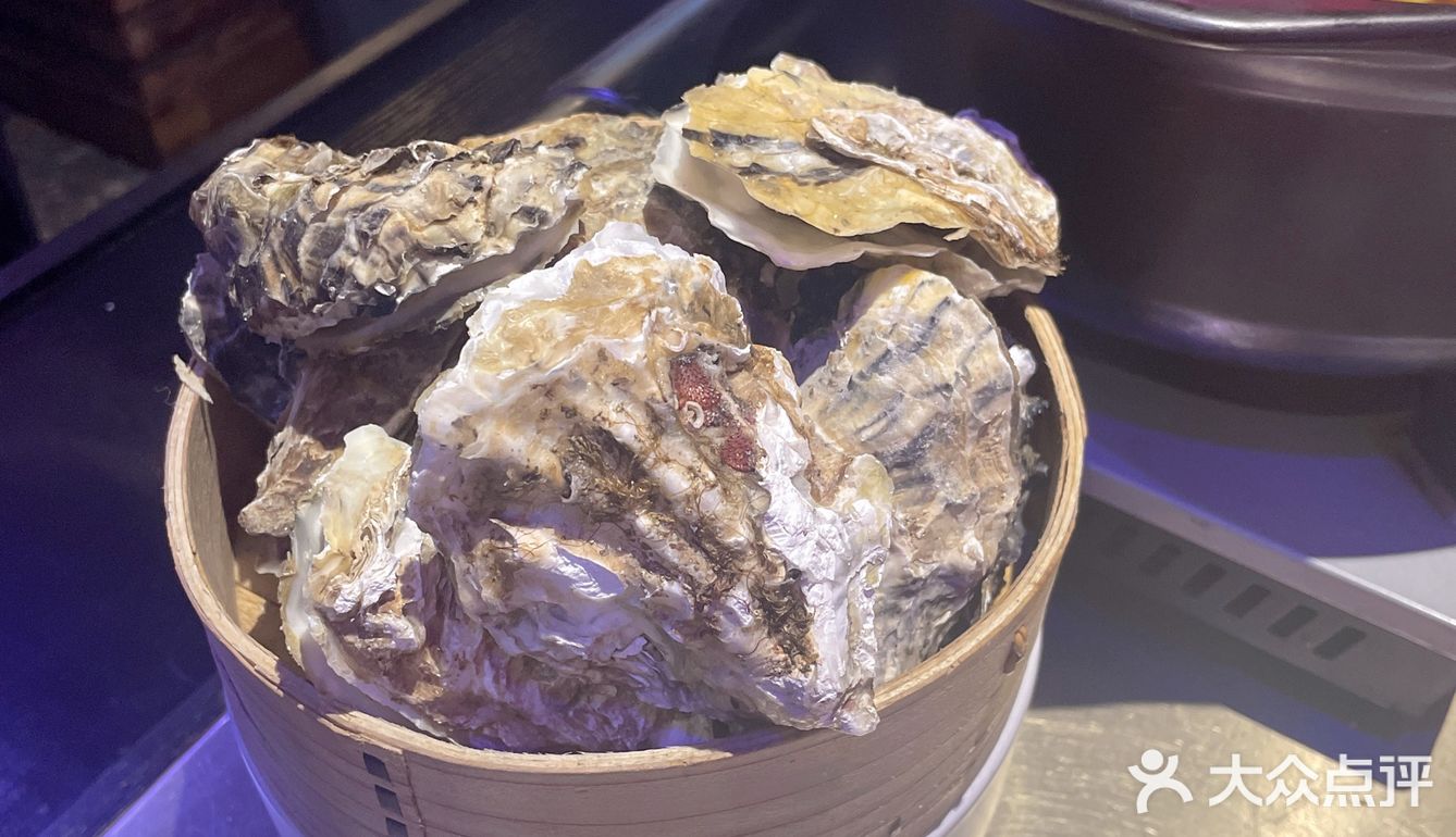 一打鲜嫩羊肉串🥩，烤起！