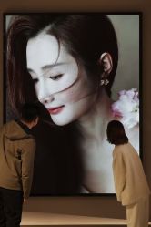 -乐派诗婚纱摄影