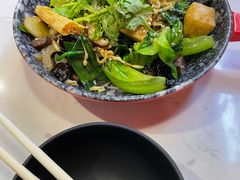 -宝燕海货工场(长江国际店)
