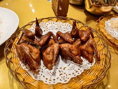 招牌红烧乳鸽-百年恒益烧腊海鲜酒家·非遗传承(广州黄埔店)