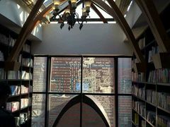 -钟书阁(松江泰晤士小镇店)