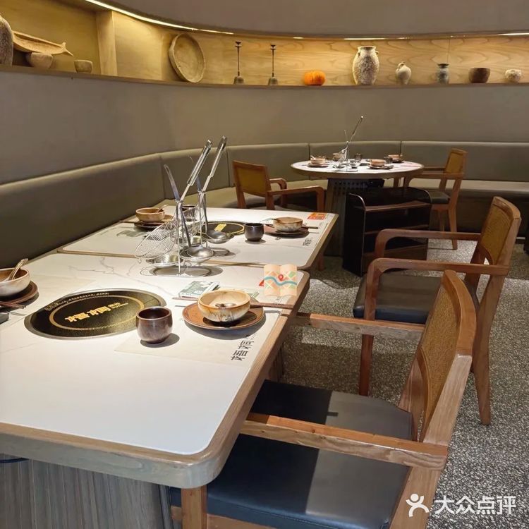 圣诞季约会 艾特饭搭子梧桐树下温暖滋味