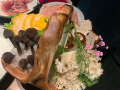 鲜活体菌组合-大隐·成都火锅Bistro(合生麒麟新天地店)