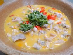 野山椒牛蛙-童年小筑餐厅(申花路店)
