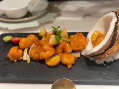 椰果酸甜咕唠虾-闻见中国海南菜(K11店)
