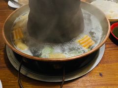-洞庭洲·防空洞火锅·烧烤·铜锅涮肉(新百广场店)