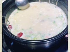-粤小煲鲜汤猪肚鸡(丹尼斯二天地店)