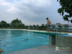 -海豚湾梦幻水上乐园