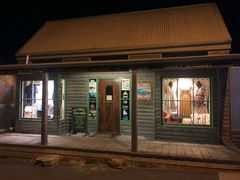 -12 Rocks Beach Bar Cafe