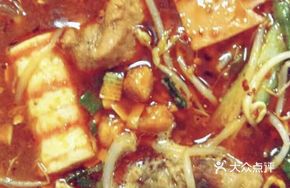 Ten Meat Dishes and Eight Vegetable Noodles