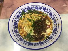 -渝之汇牛肉豌杂面