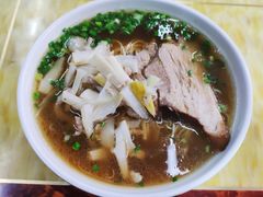 焖肉扁尖面-老陆稿荐(西中市店)