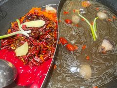 -沸炉重庆老火锅(军事博物馆店)