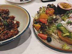 罗勒酱杂菌班尼迪蛋-BE BRIGHT KITCHEN(正佳广场店)