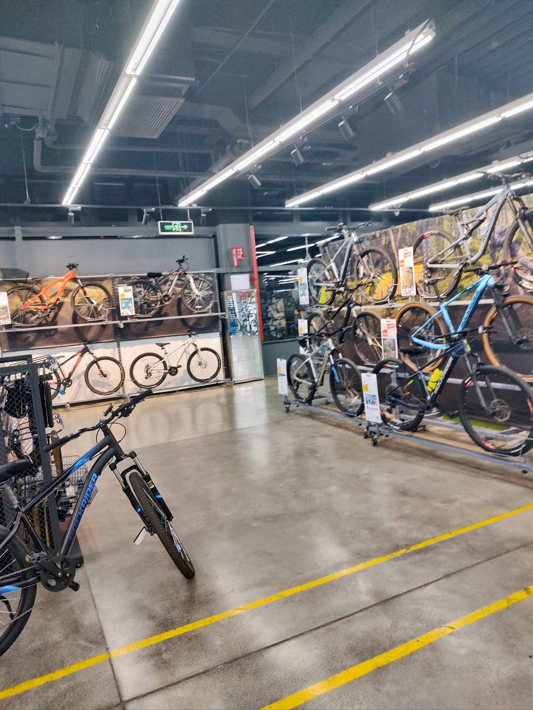 来自法国的大型户外体育用品超市