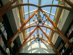 -钟书阁(松江泰晤士小镇店)