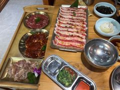 -汉城烤肉·黑金冠(华山路店)