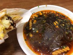 嗖嗖酸辣粉-甲乙饼·北京手工肉饼(西直门凯德茂店)