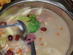 -龙巢盱眙龙虾·牛蛙·烧烤宵夜(八卦岭店)