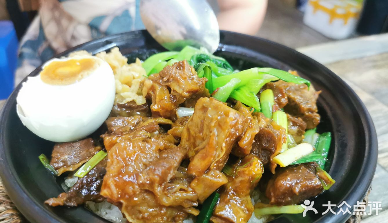 道院塘餐饮很兴，但真正好吃的凤毛麟角