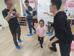 -猴有戏教育戏剧·音乐剧·主持口才·演讲朗诵辩论(环球港华师大校区)