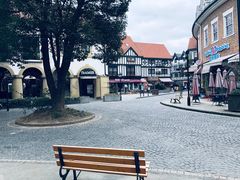 -钟书阁(松江泰晤士小镇店)