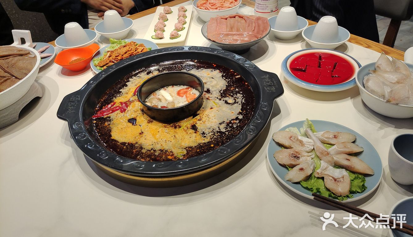 不得不说，来江油半个月，最喜欢的就是这家火锅了