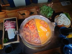 台式麻辣花胶鸳鸯锅-湊湊火锅·茶憩(南京东路悦荟店)