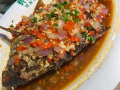 香煎大鲫鱼-费大厨辣椒炒肉(吉联MALL店)