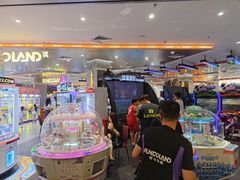 -反斗乐园π·电玩·高空拓展·蹦床(龙华天虹店)