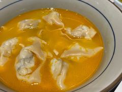 金汤黄鱼馄饨-蟹黄鱼·楼上面馆(外滩中央旗舰店)