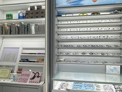 -光明眼镜·蔡司授权(徐泾店)