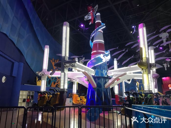 北京欢乐谷游乐设施图片
