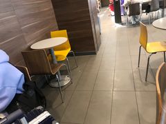用餐区-麦当劳(广州南站店)