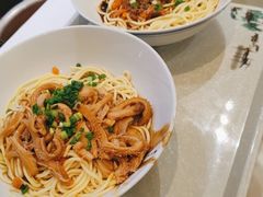 -王拐拐热干面·武汉三鲜豆皮(徐家汇店)